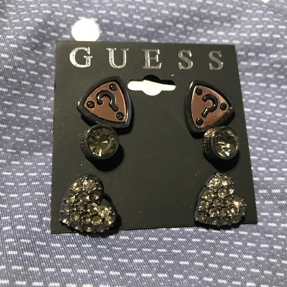 Guess 3 pair earring set
